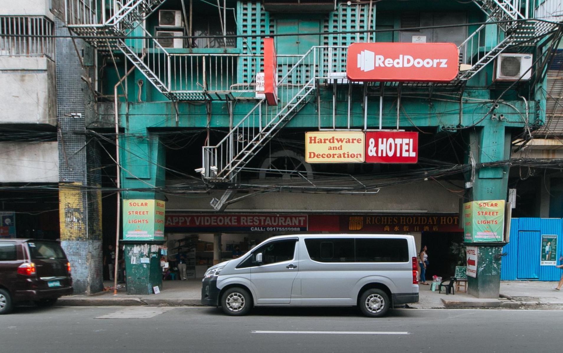 Reddoorz @ Riches Holiday Hotel Avenida Manila Zewnętrze zdjęcie